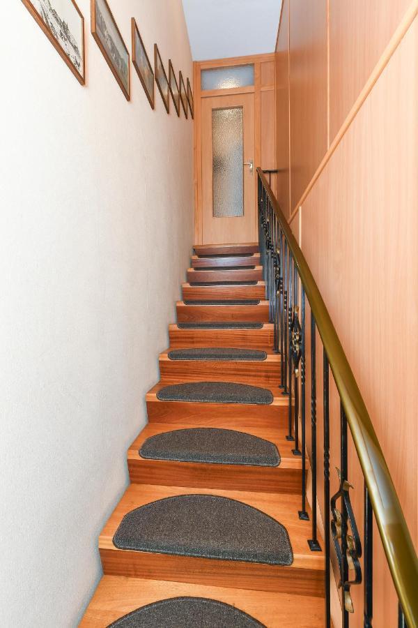 Ferienwohnung Im Haus Weinstock เอเซินส์ ภายนอก รูปภาพ